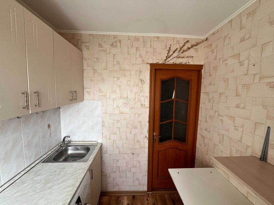 Супер квартира, низ ринку - Виставка, середній поверх, Хороша ціна