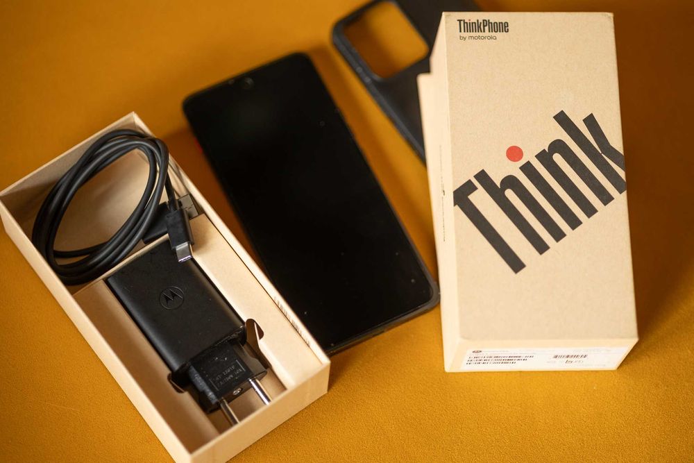 Motorola ThinkPhone 8/256 GB | Model XT2309-3 | Snapdragon 8+ Gen 1