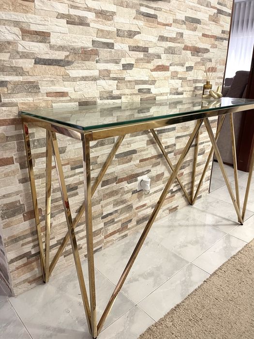 Consola dourada em ótimo estado