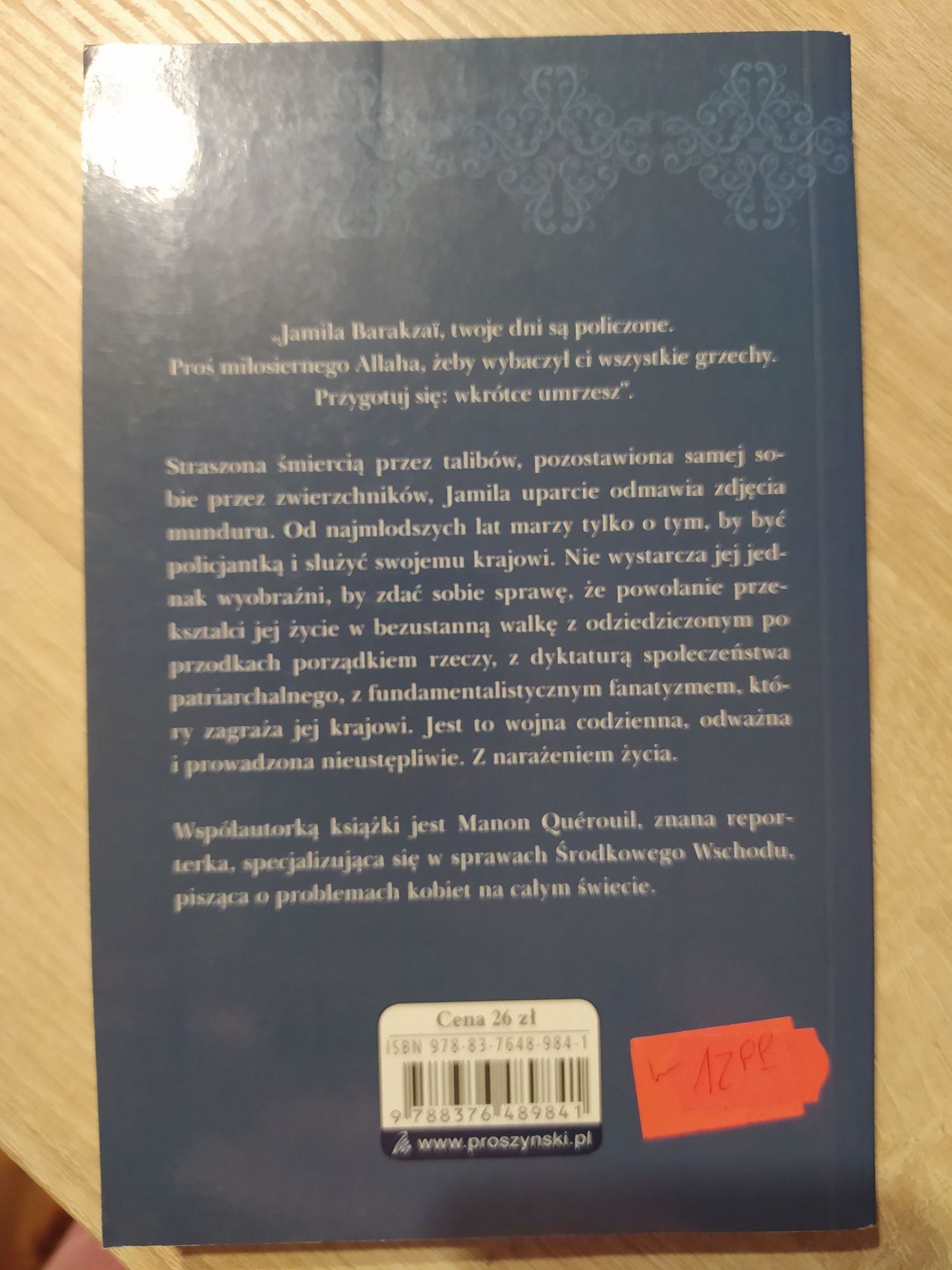 Książka pod burka