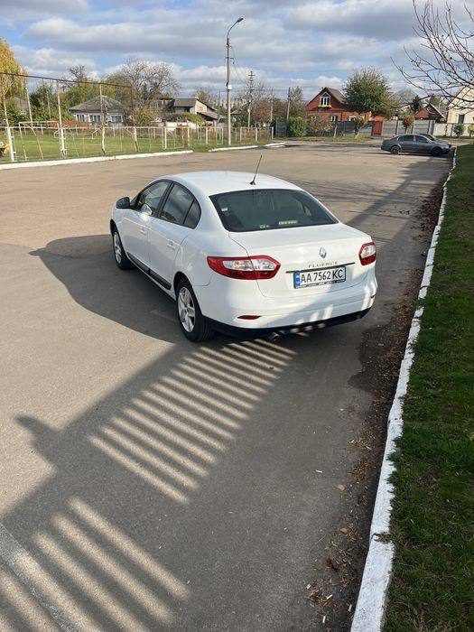 Продаю рено флюенс