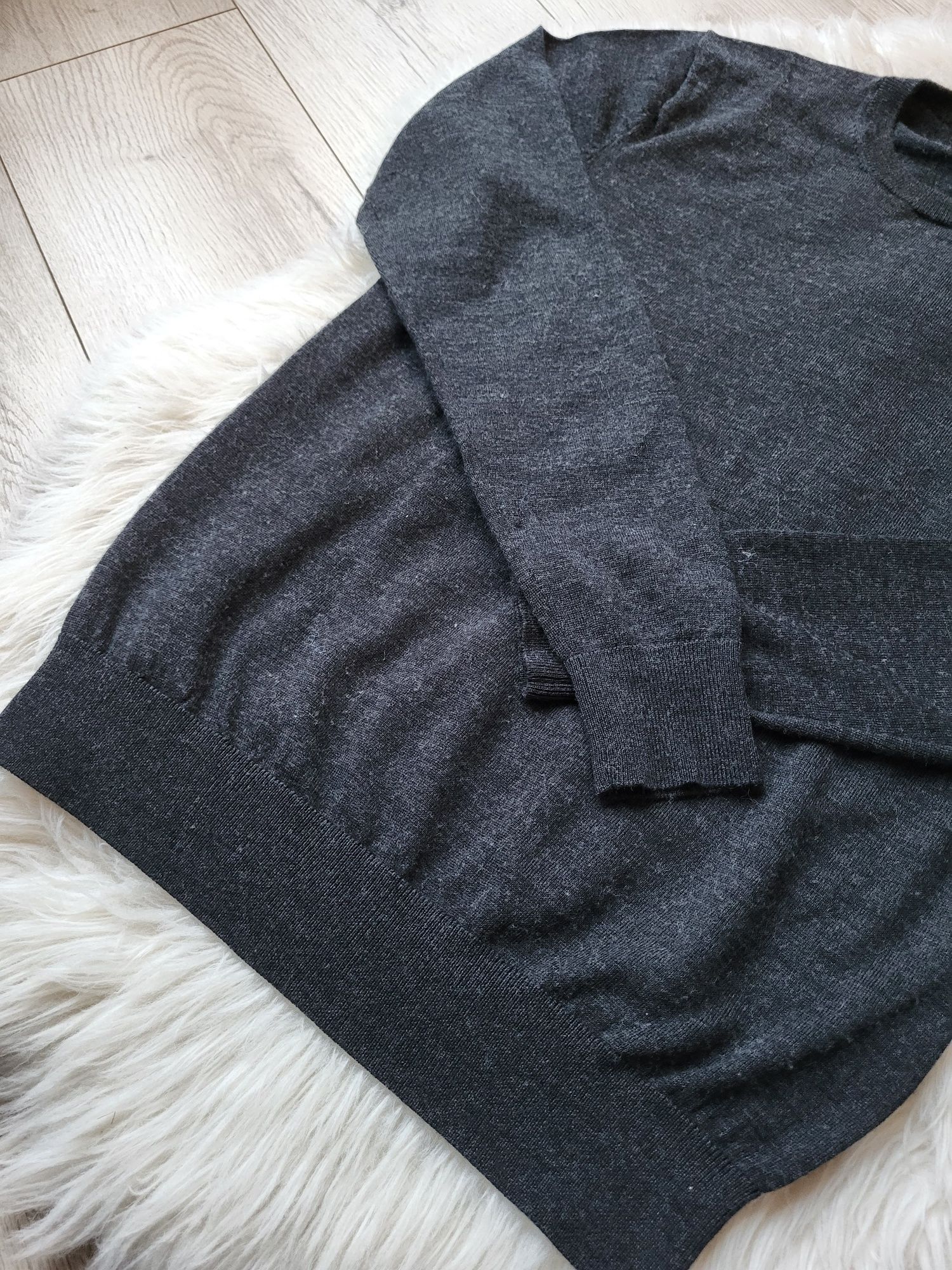 Szary grafitowy sweter wełniany oversize premium basic rozmiar XS