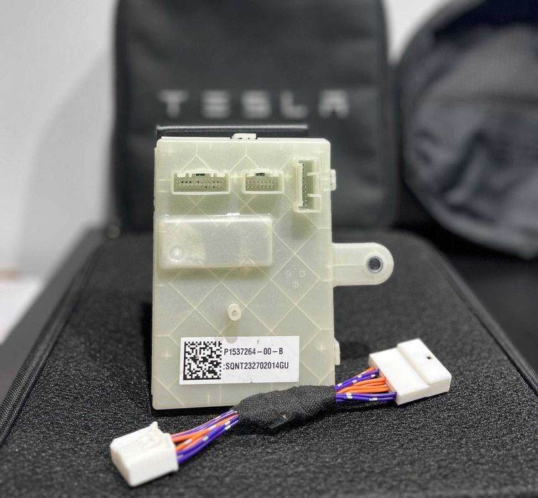 Ретрофіт Tesla 00-B | CCS2 зарядка | Model 3 / Y | Б/у, оригінал