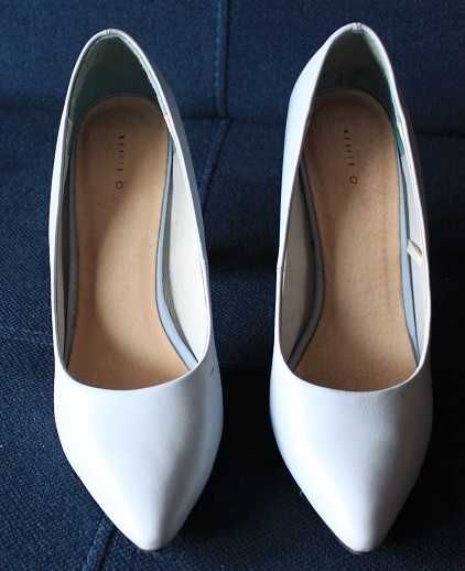 Buty na obcasie damskie