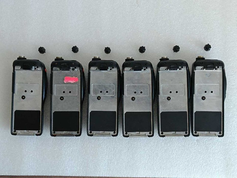 Корпуса от радиостанций Icom. Стоимость за все, что на фото.