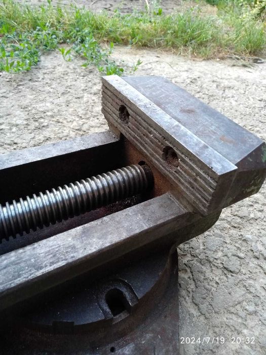 Продам тиски станочные фрезерные 160мм