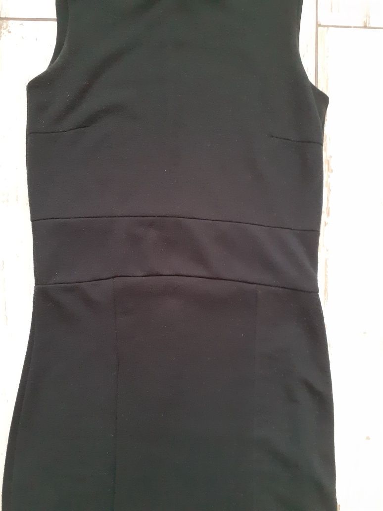 Mohito sukienka ołówkowa z boku suwak mała czarna