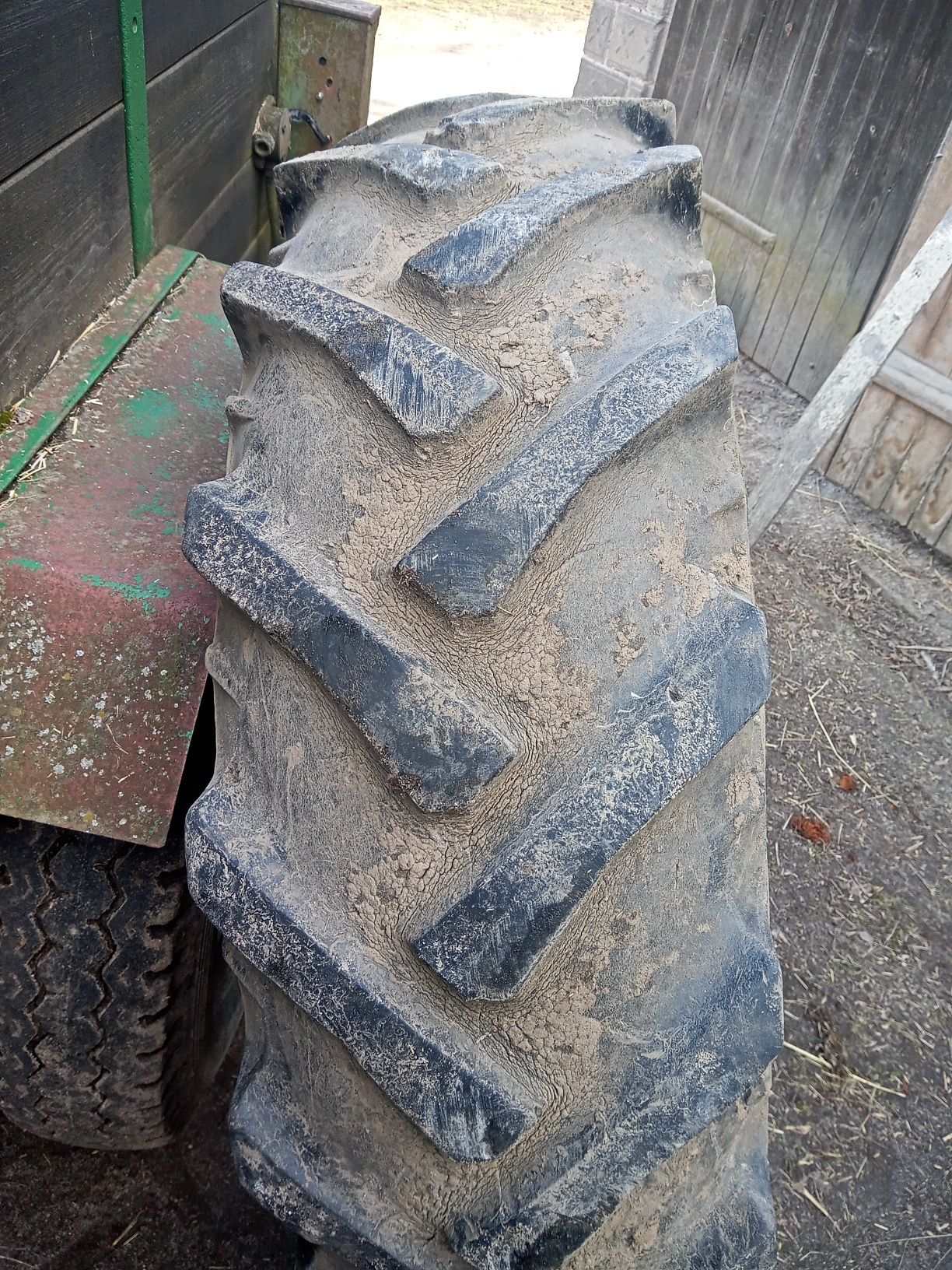 Opona Agri Max BKT 380/85R28 | Stomil 14.9-28