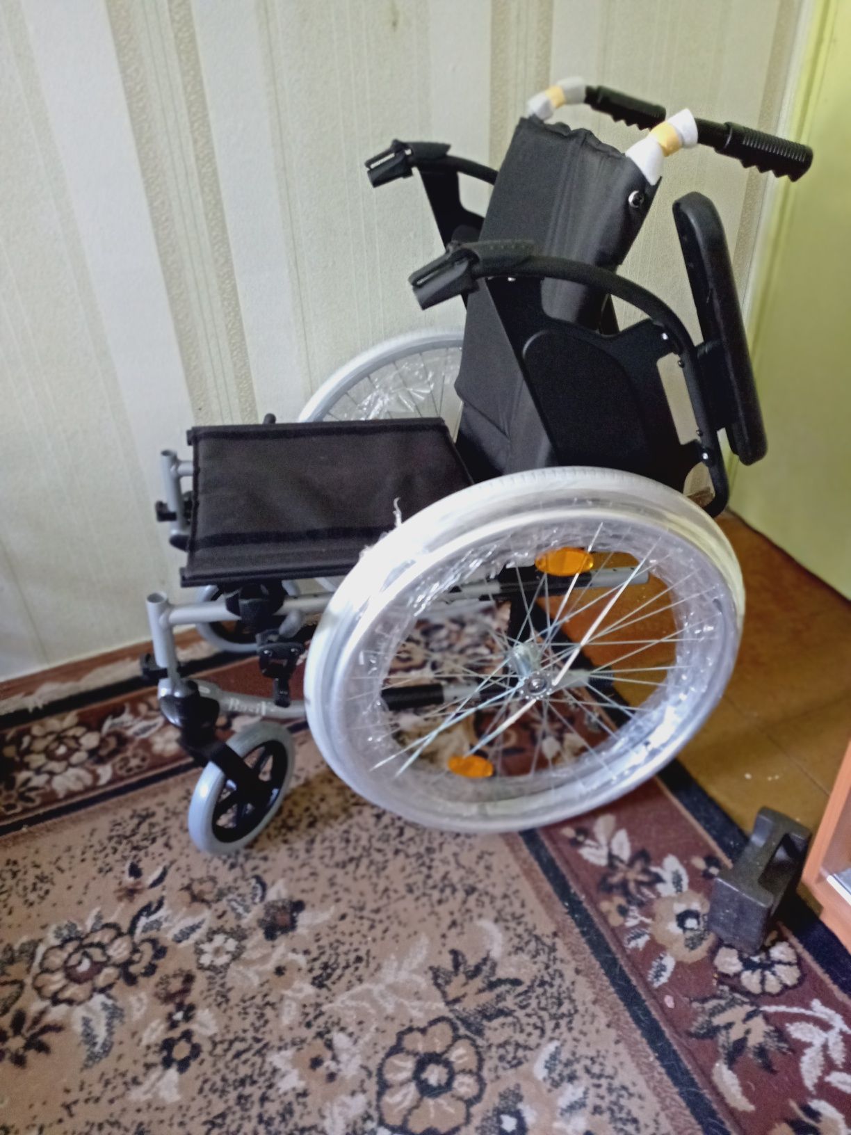 Візок інвалідний Basix 2  договірна.