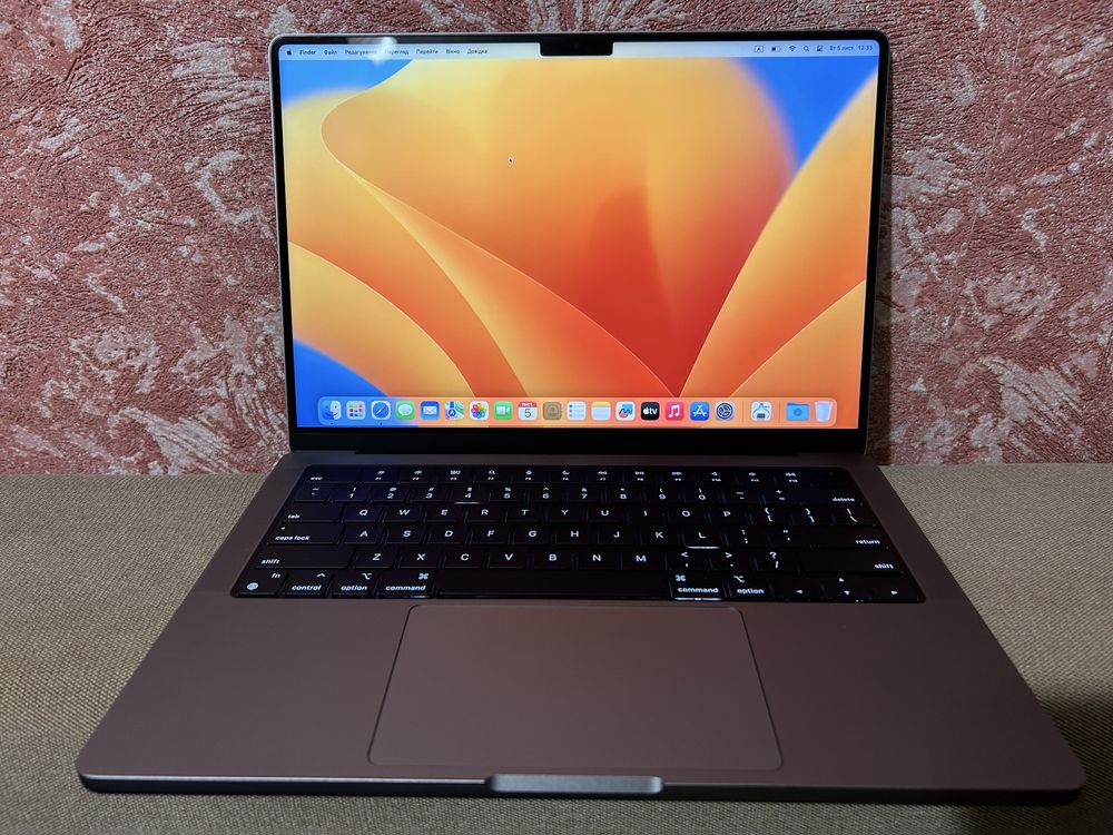 MacBook Pro 14 2021 на M1 pro 16/512 100% батарейка