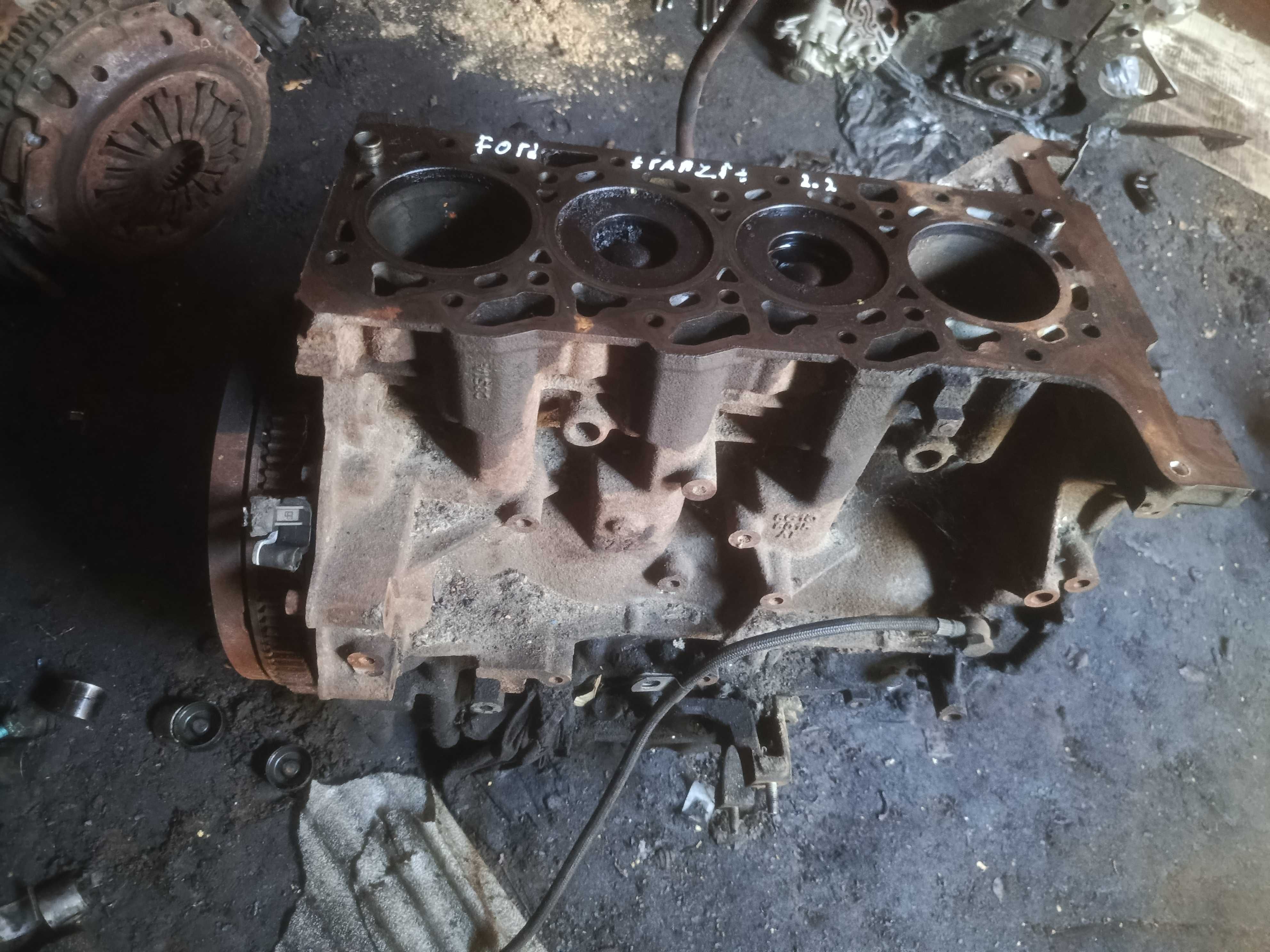 Блок двигуна Nissan X-Trail 2.0 Ford Transit VW Golf 3 Land Rover 2.5