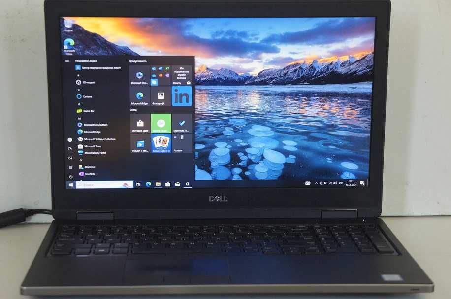 Dell Precision 7520 Xeon 8GB 250GB SSD Radeon WX Pro 15,6 FullHD