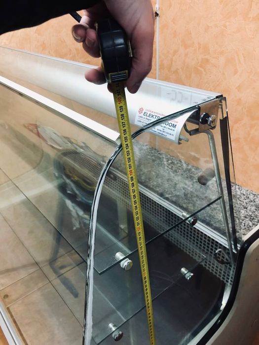 Холодильник вітрина