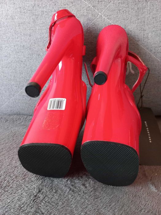 buty na koturnie czerwone