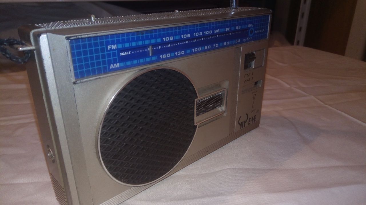 Radio FM/AM E - I - E. 16X10 cm