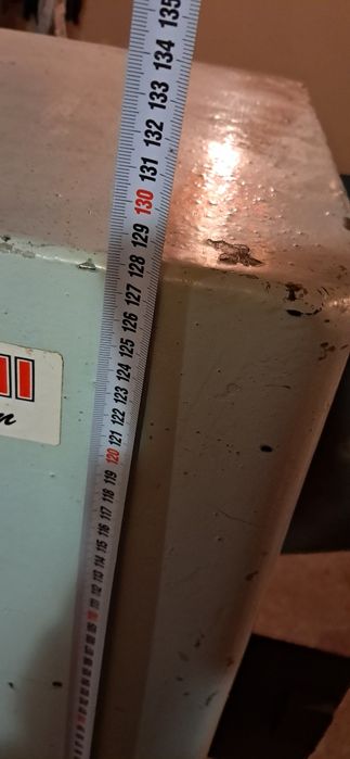 Металевтй  сейф.