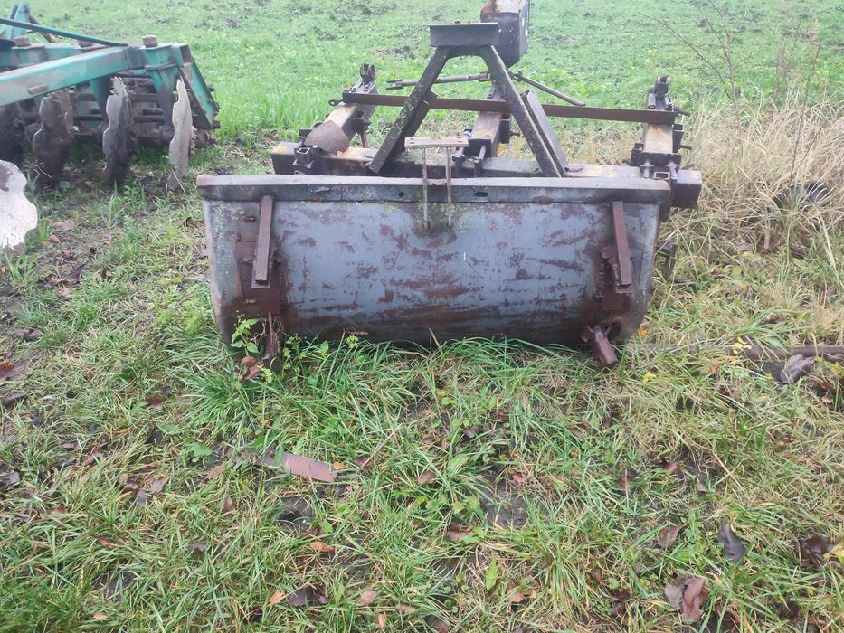 Фронтальний навантажувач кун ПКУ на т-40