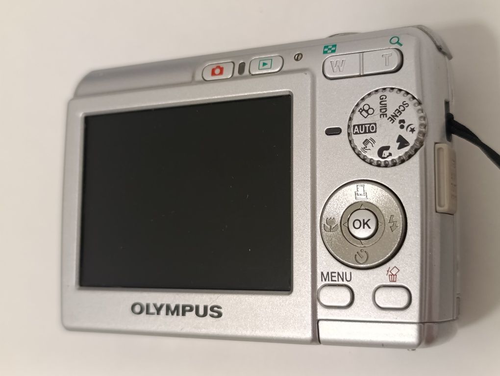 Aparat cyfrowy OLYMPUS FE-180 6 mpx baterie vintage retro y2k CCD BDB