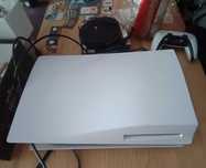 konsola PlayStation 5 825GB Z NAPĘDEM BLU-RAY + PAD + 2 GRY