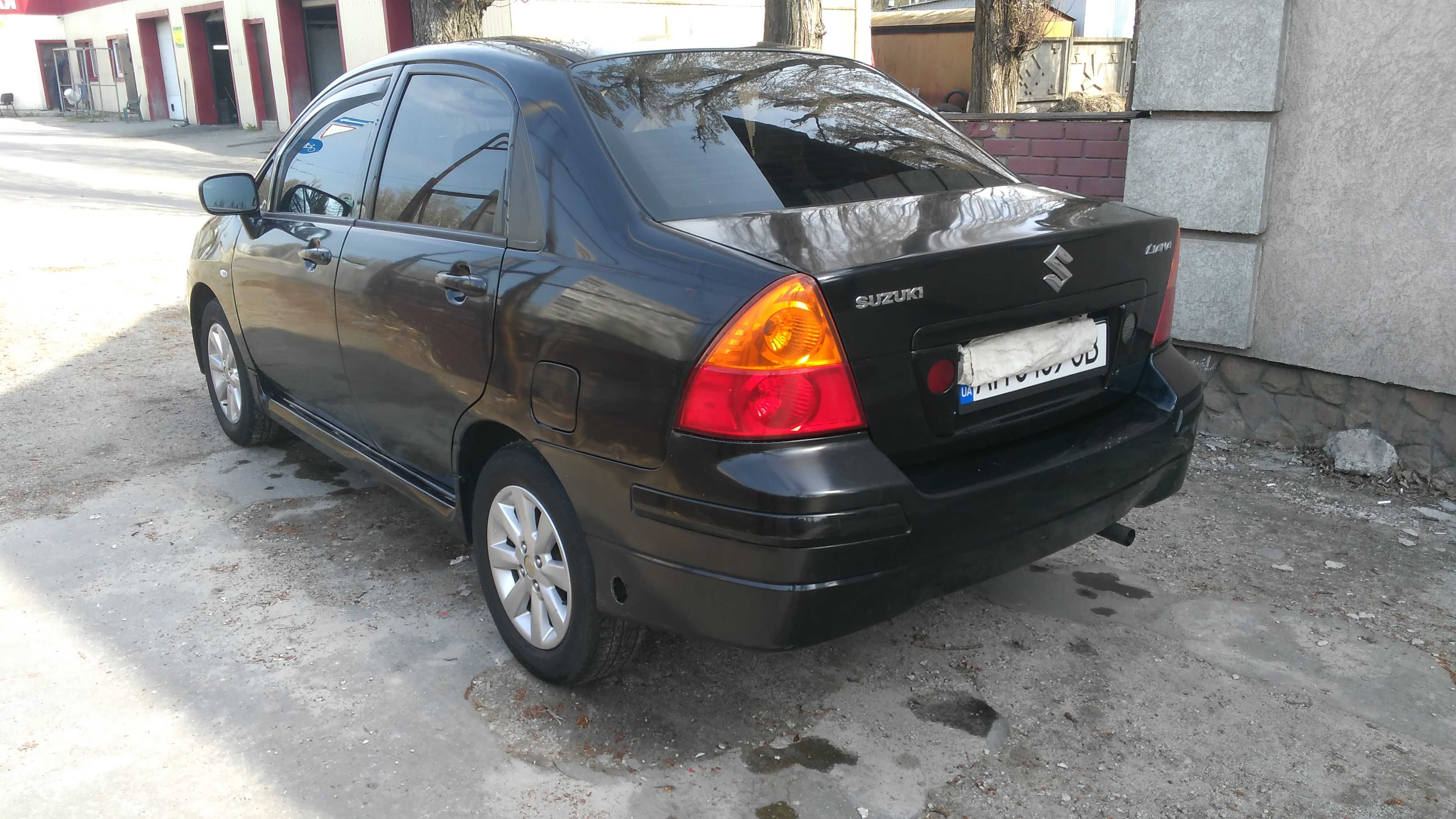 Автомобиль Suzuki Liana 2005