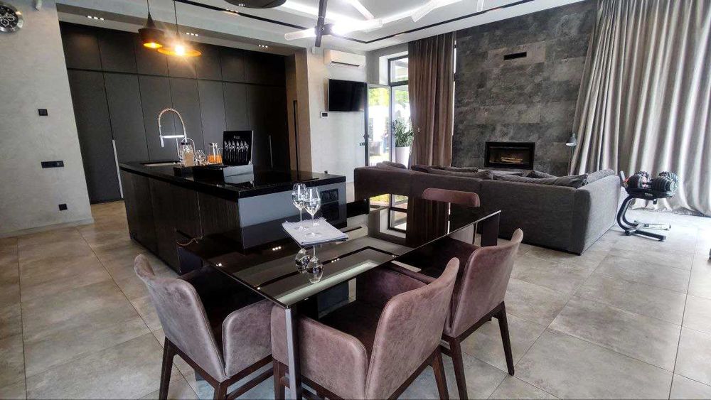 Продажа стильного уютного дома Новоалександровка у реки