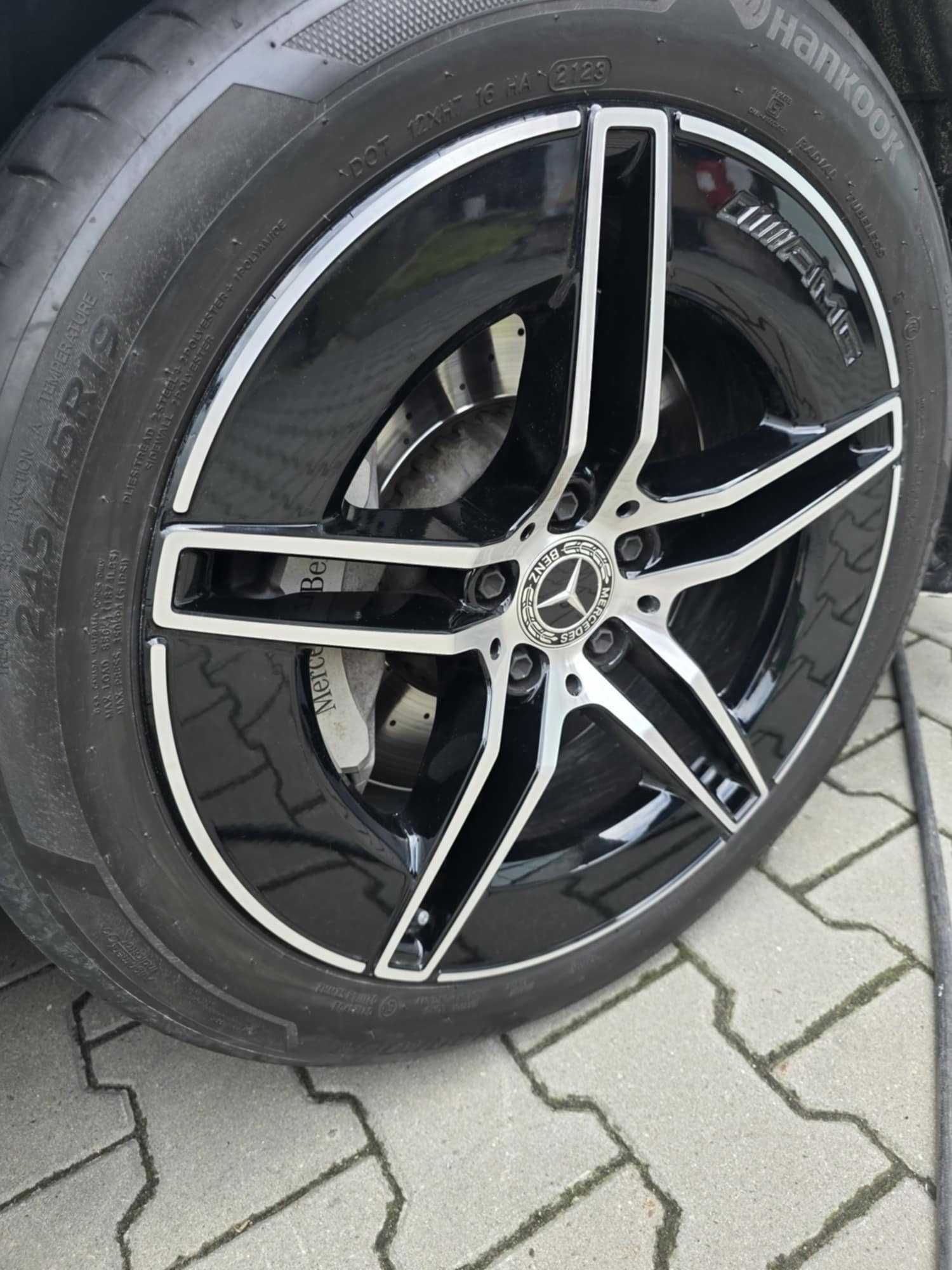 Oryginalne felgi AMG 19" + opony Hankook – Stan IDEALNY