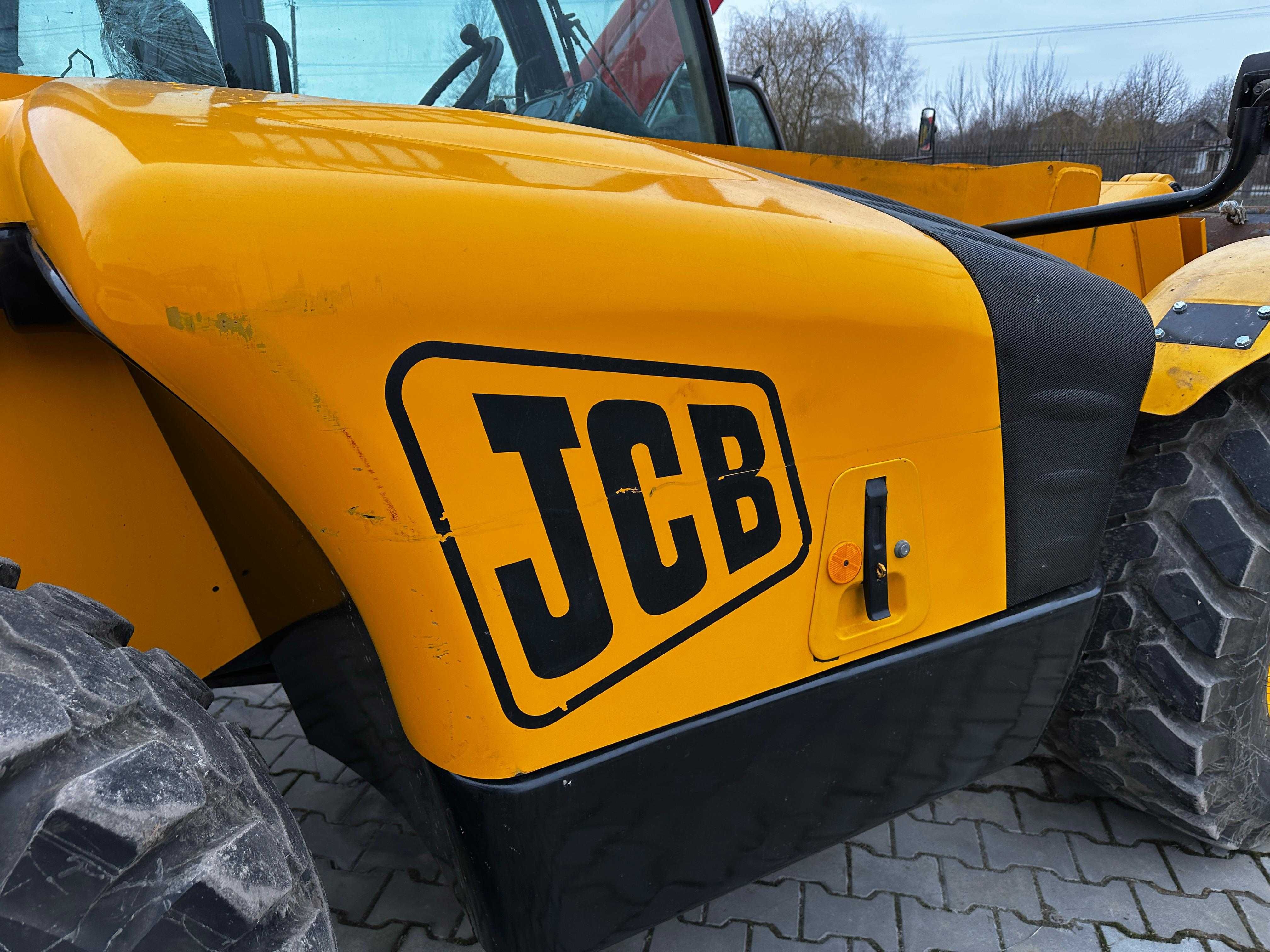 Телескопічний навантажувач (навантажувач) JCB 530 2004 року GA