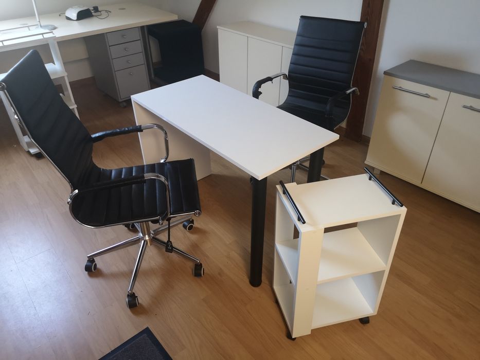 Stolik biurko z szafką rolkach manicure nail art