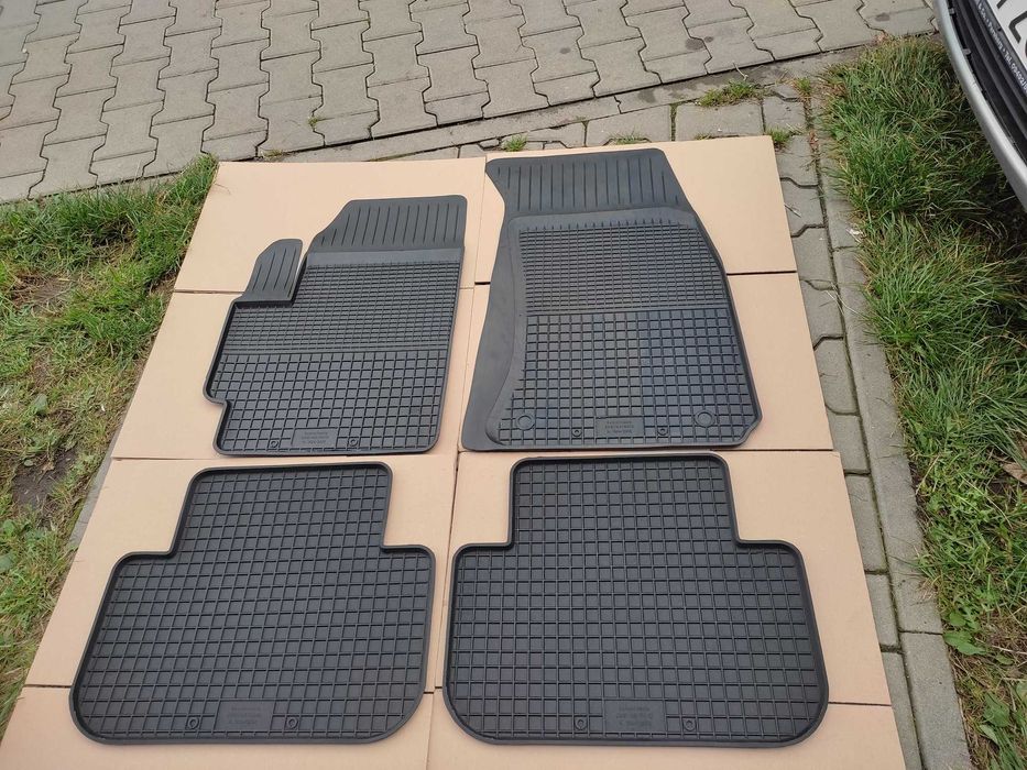 NOWE Dywaniki gumowe MITSUBISHI LANCER VIII od2007r dopasowane korytka