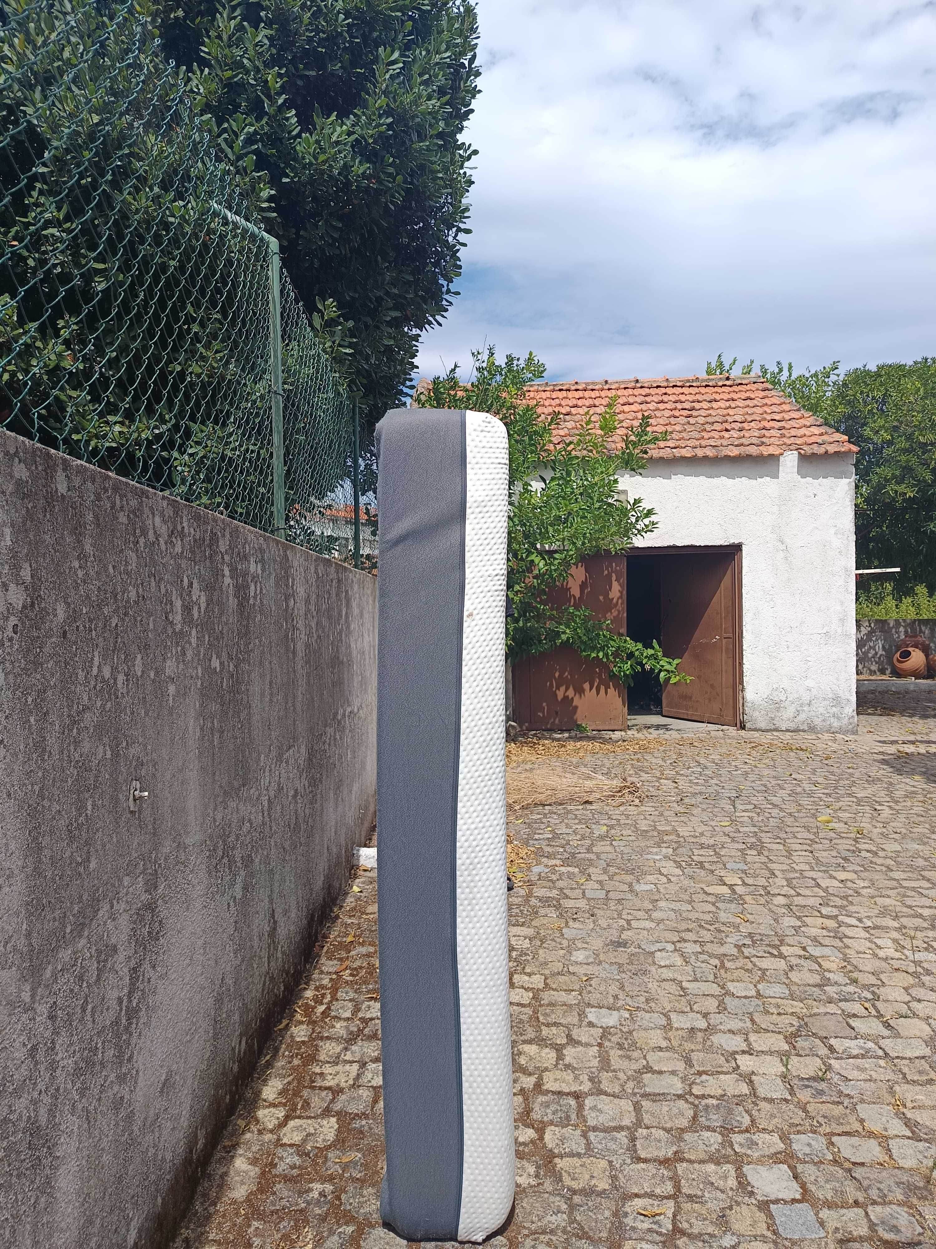 Colchão Casal Emma Ede – Excelente Qualidade, Semi Novo