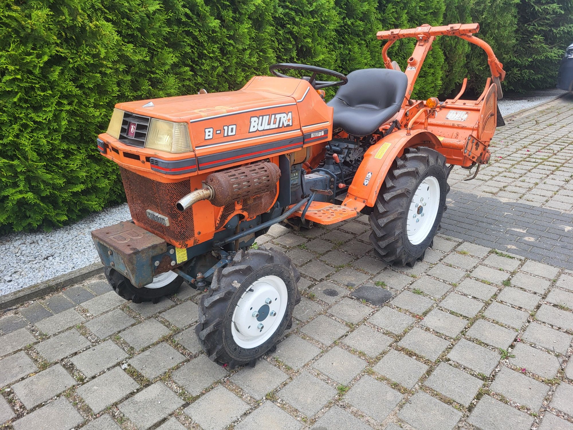 Traktorek Kubota Bulltra B10