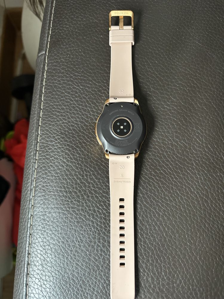 Samsung Galaxy Watch rose gold