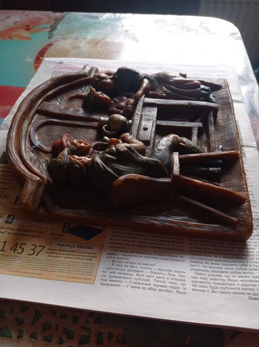 Продам старинную картину из воска