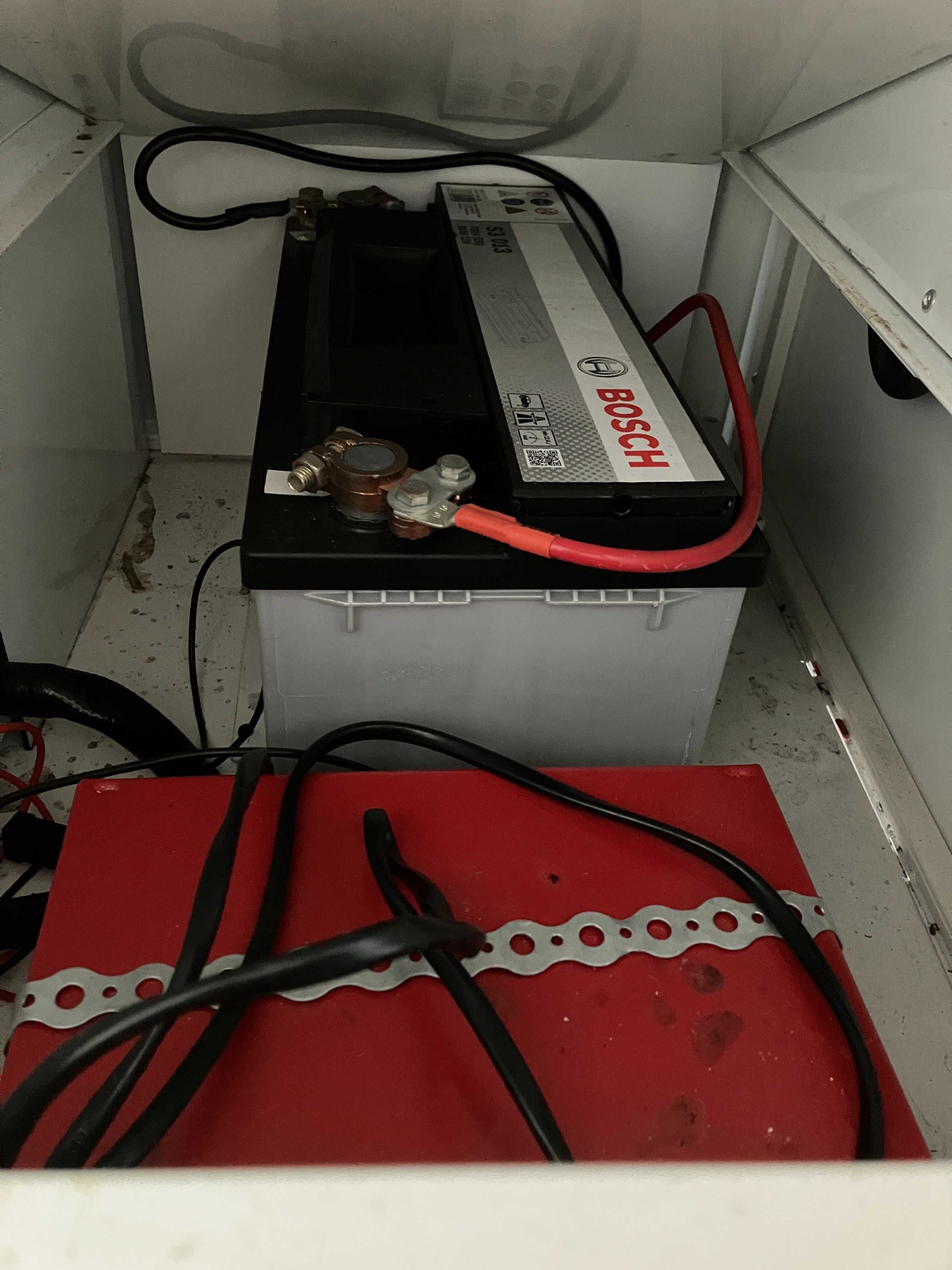 Carrinho de gelados com painéis fotovoltaicos