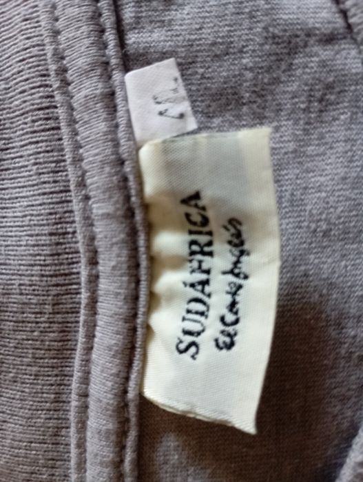 T-shirt caqui nova sem etiqueta