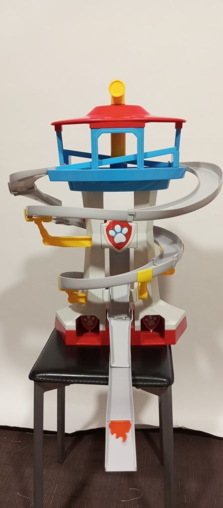 Pista torre patrulha pata