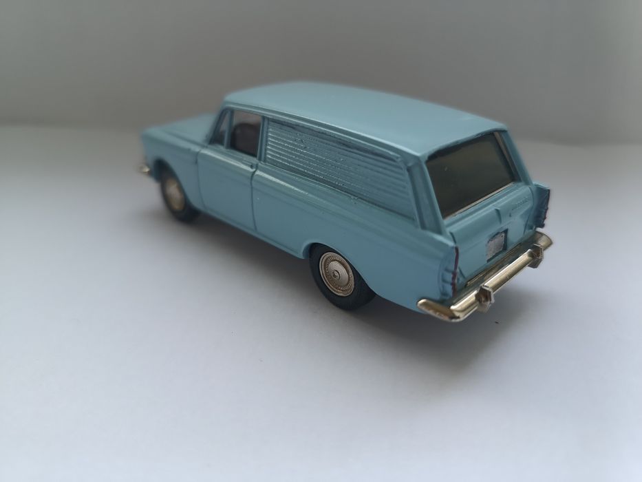 Модель машины Москвич 433, масштабная 1/43