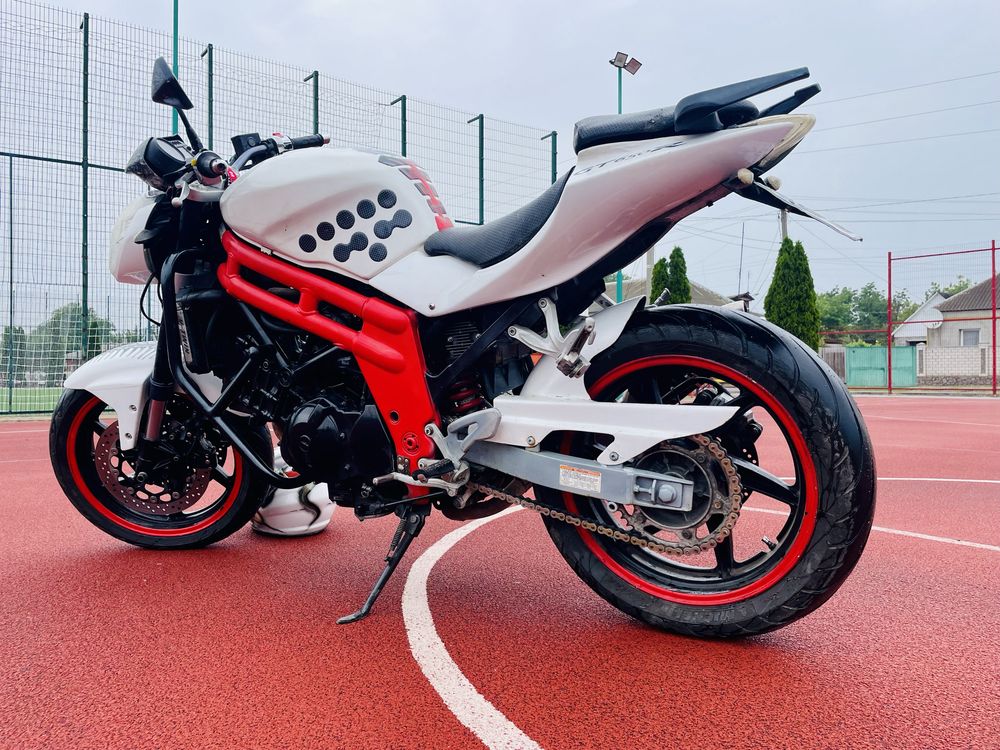 Hyosung GT 650 R 2012 с доками инжектор