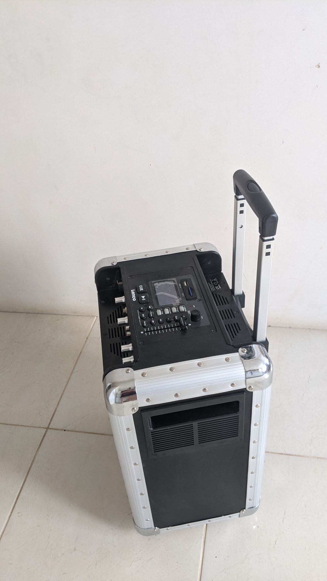 Lenco pa-80 portable Soundsystem with USB and SD card slot