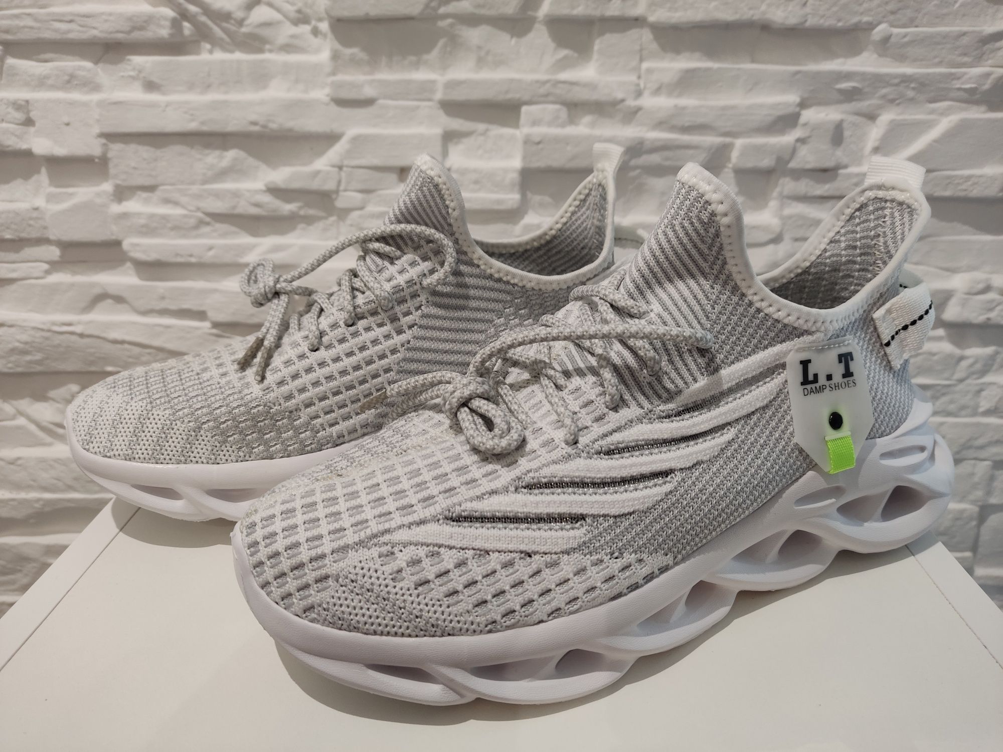 Buty sportowe męskie 40 (25,8 cm)