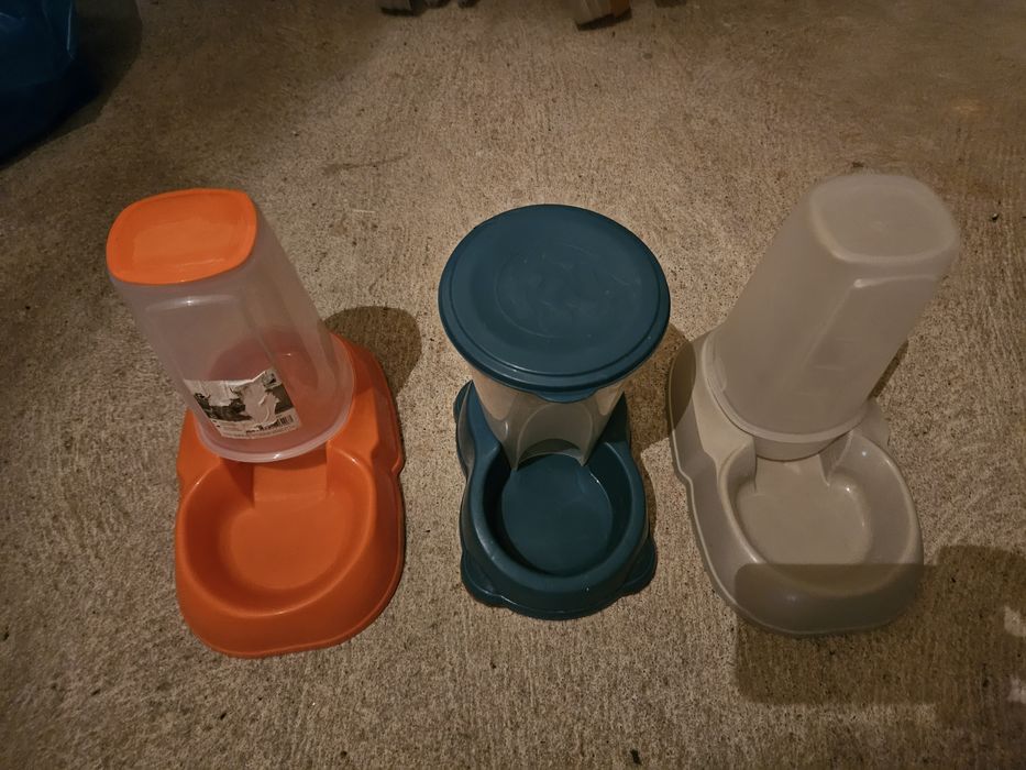 3 comedores para animais