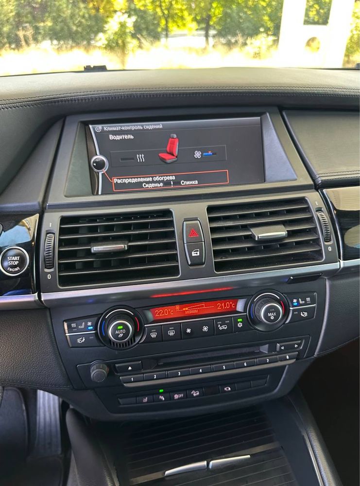 BMW X5M 2011 official
