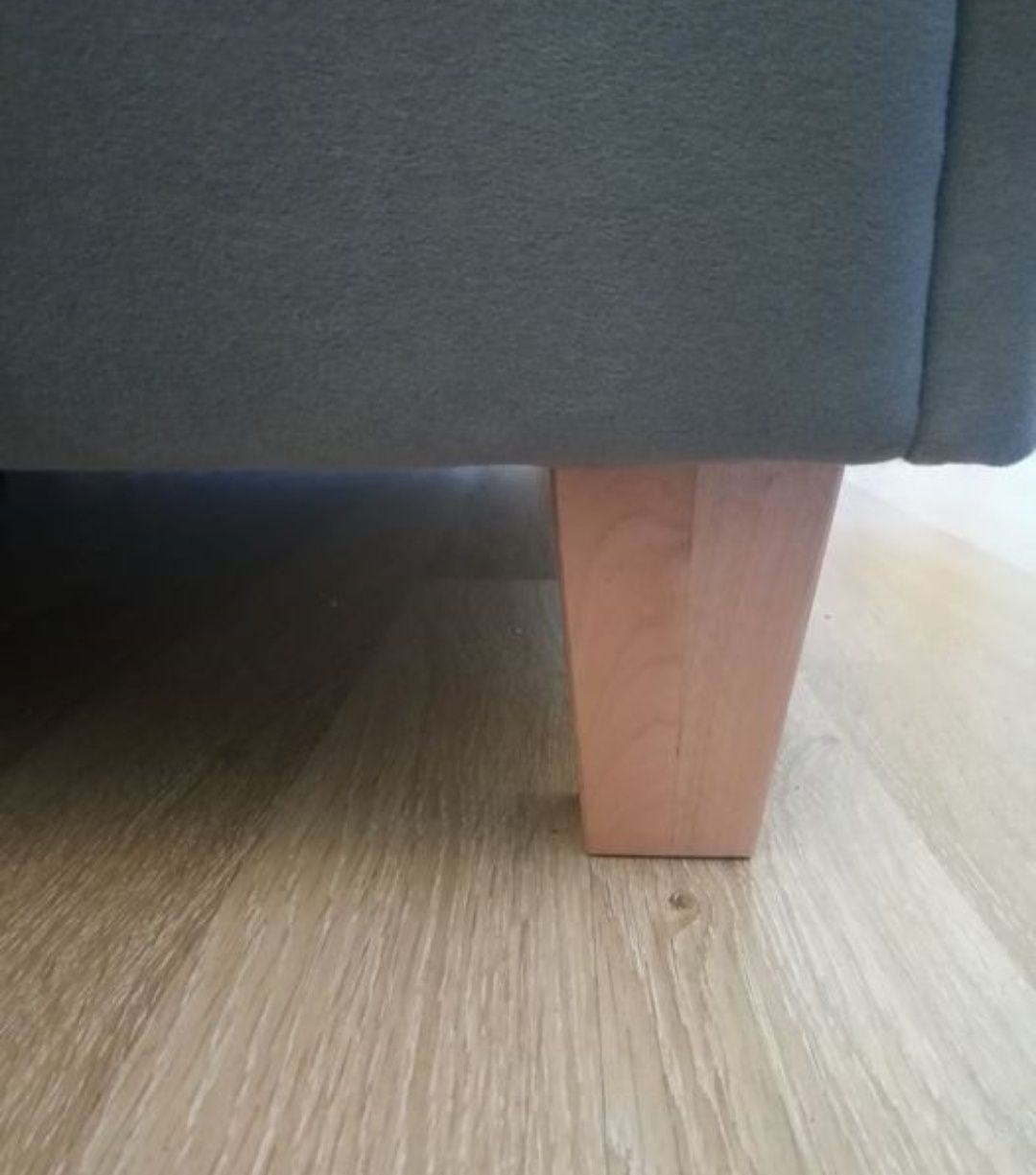 Łóżko tapicerowane wraz ze stelażami regulowane