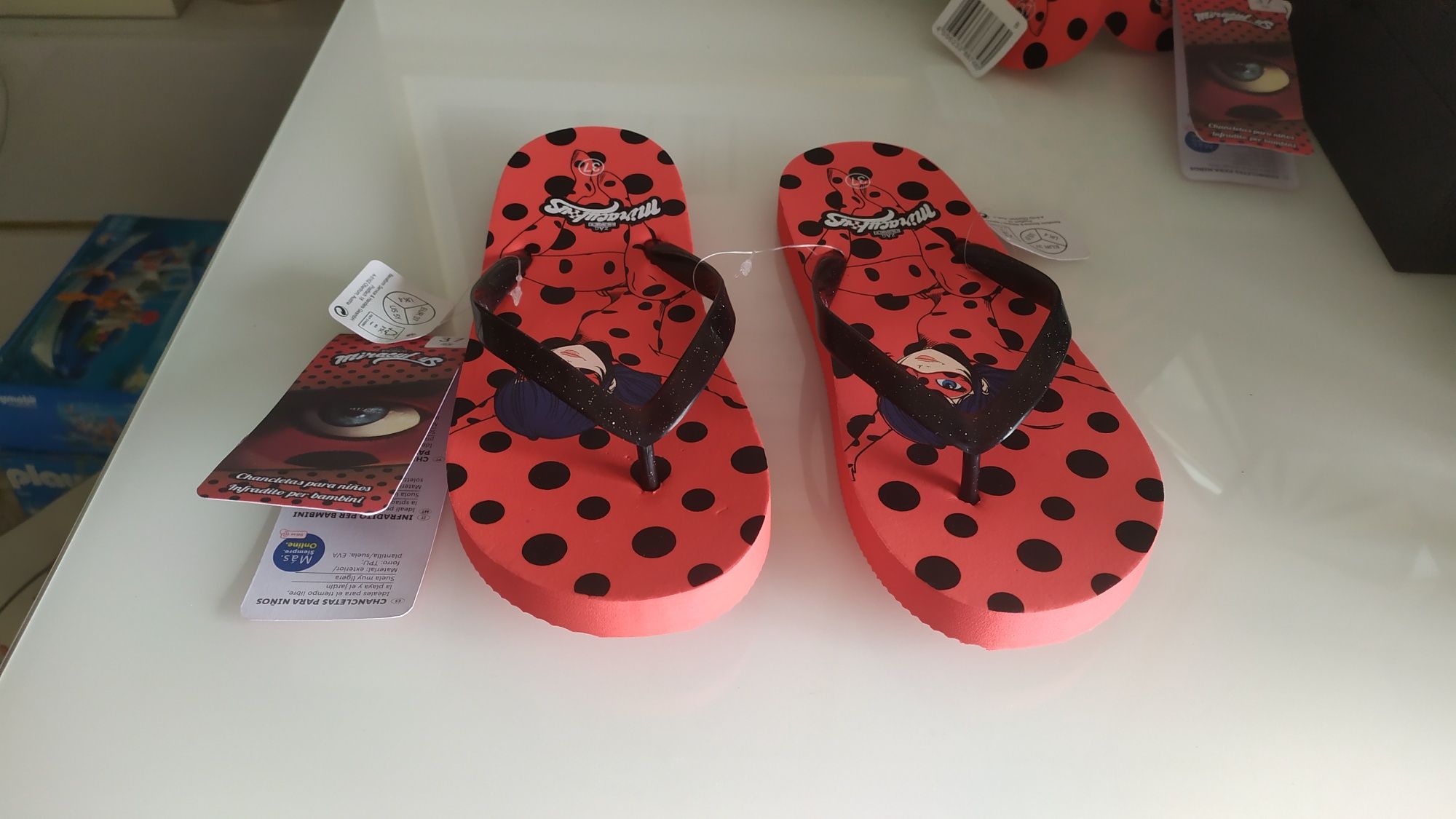 Chinelos novos Lady bug Miraculous tamanho 37