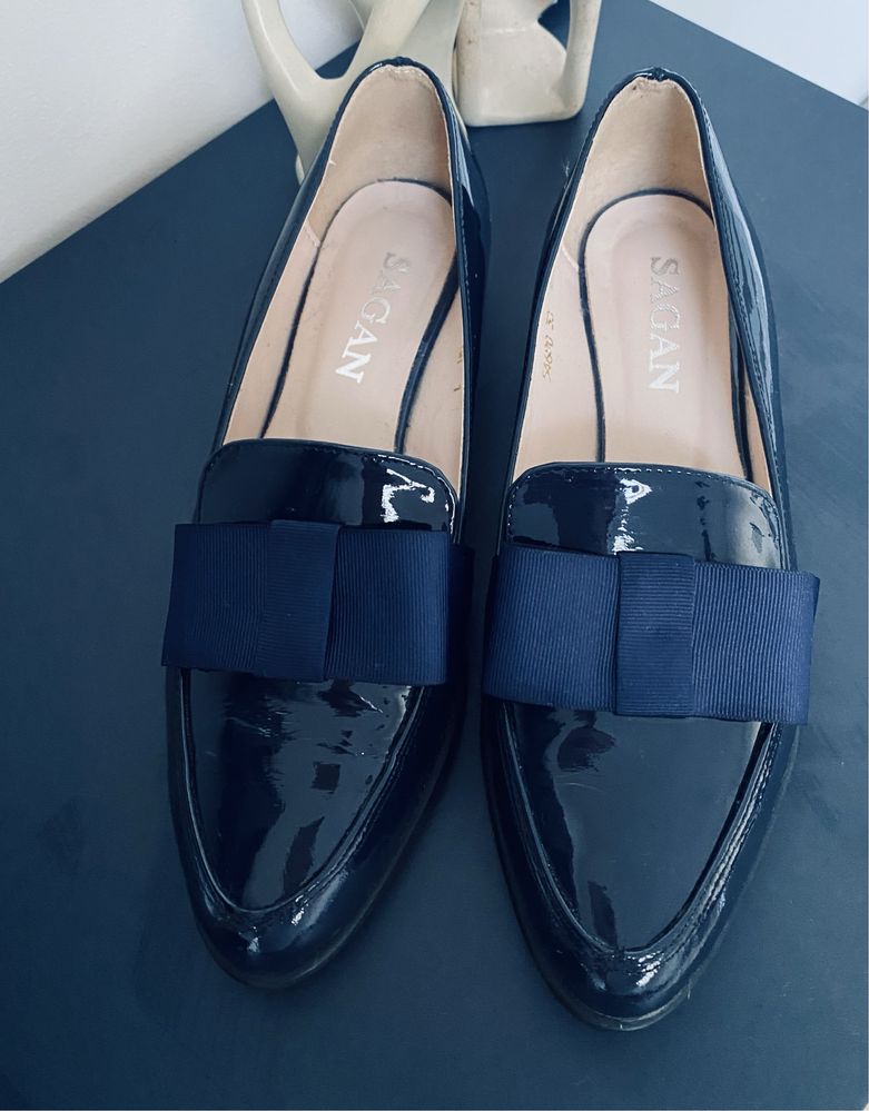 Eleganckie lakierowane mokasyny 38/39