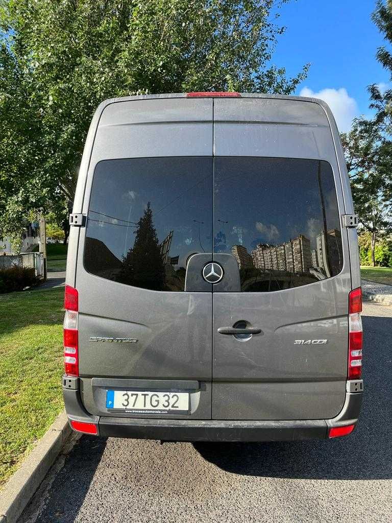 Mercedes-Benz Sprinter 9L + Carga