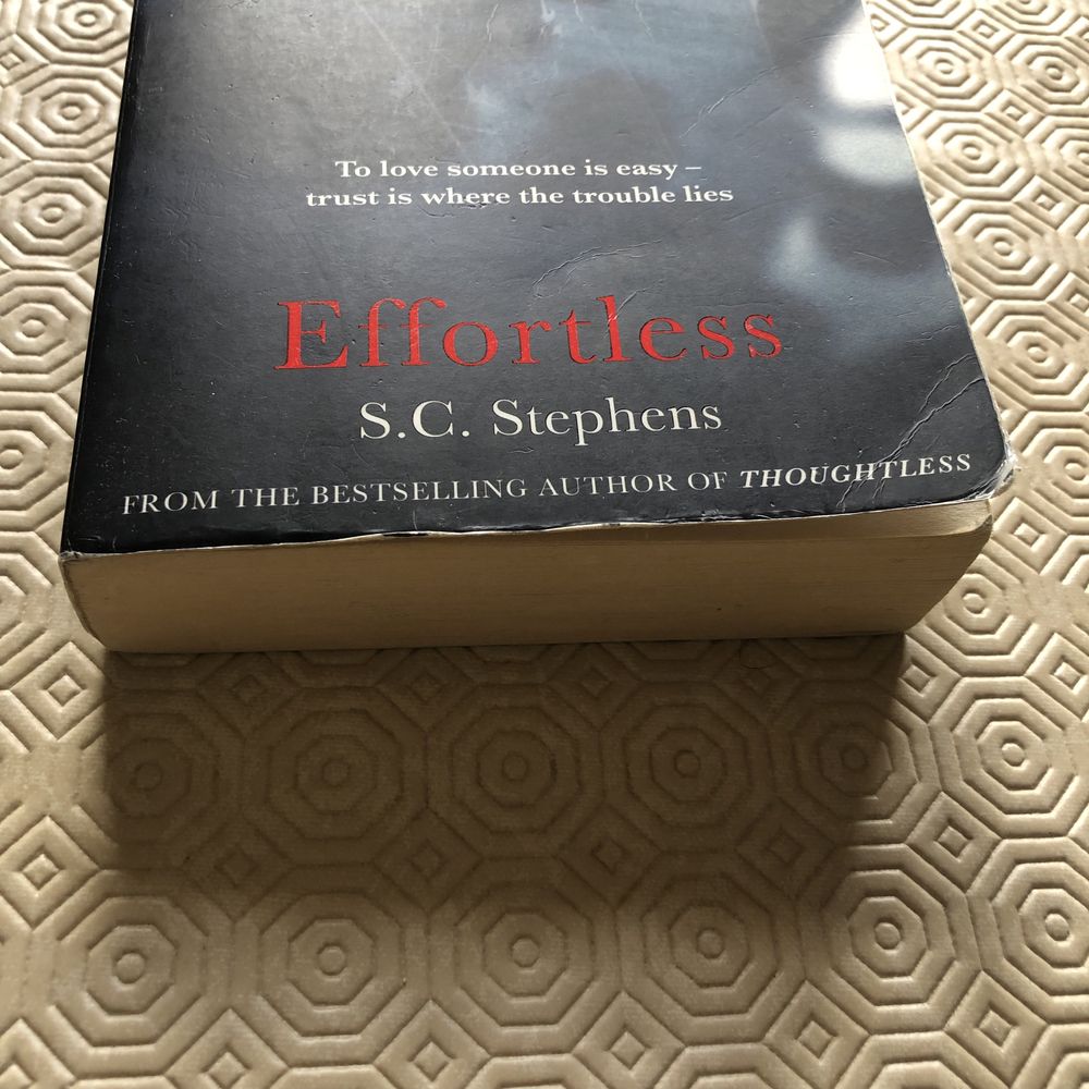 Livro Effortless, S.C. Stephens