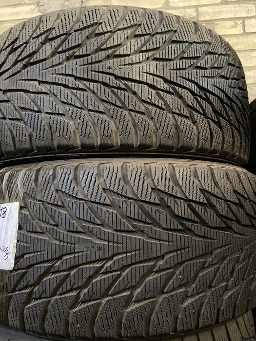 255/45/18 Nokian Hakkapeliita R2