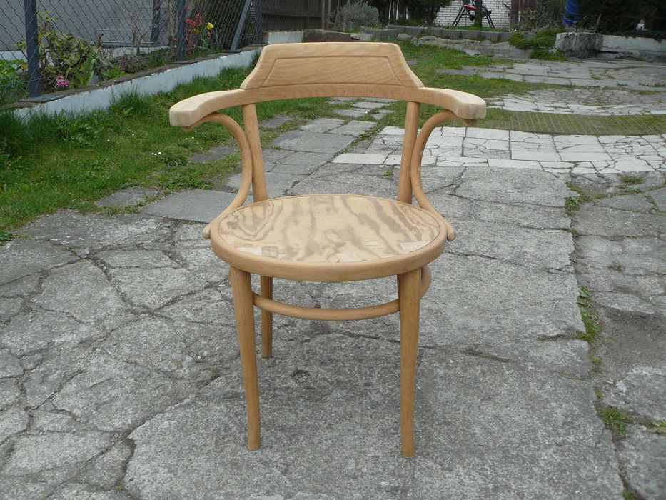 Stare krzesła Thonet - sygnowane.