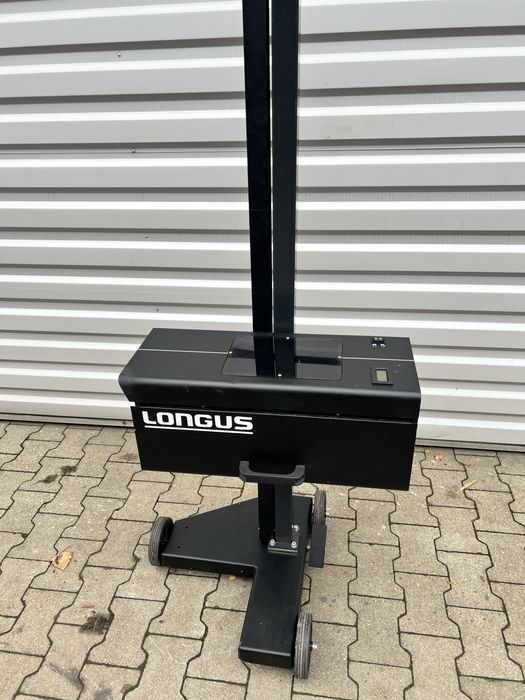 Przyrząd do ustawiania świateł Longus